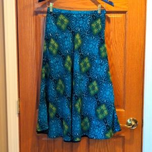 Beautiful blue and green skirt women's size 2